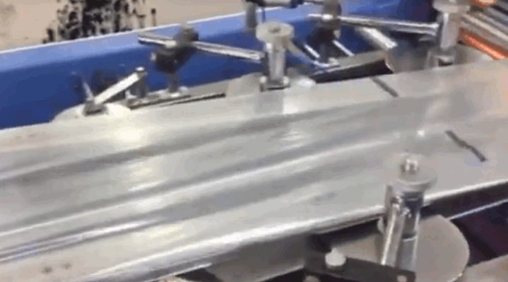 Gusseting-cutting-sewing machine para saco tejido PP